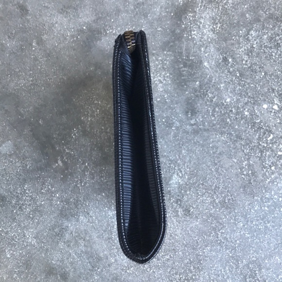 Black Clutch - Picture 2 of 7